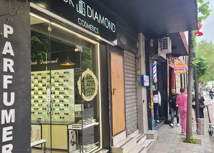 アパート Hidden Gem In Center ティラナ